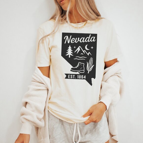 Nevada Est 1864 Hiking Boot Mountains Moon Nature Graphic Corn Tee Shirt - Picture 3 of 6